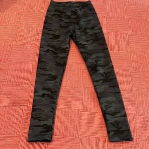 Just Cozy Womens size XS / Small thick fleece Camouflage Leggings
